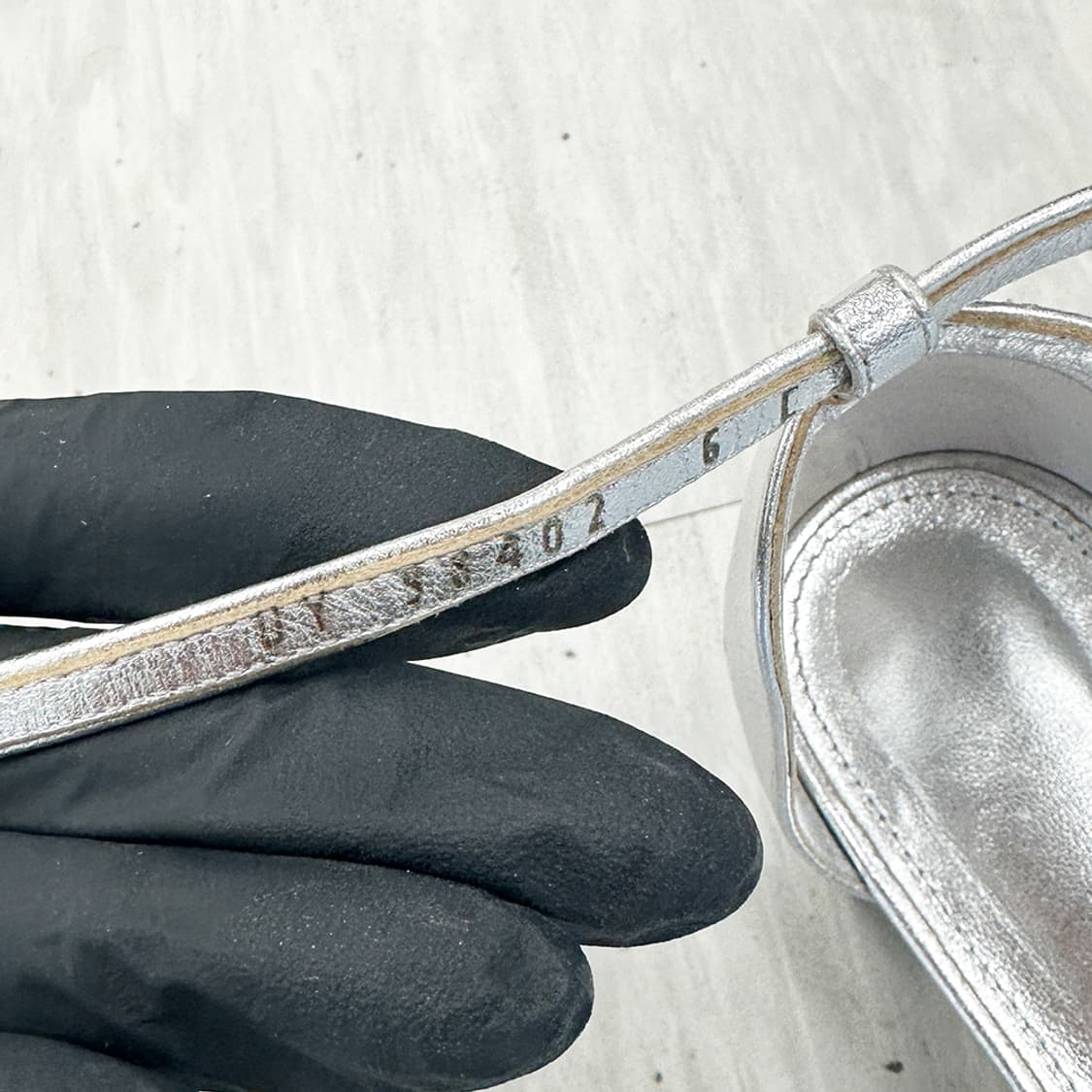 페라가모 페레가모 메탈릭 실버 스트랩 샌들 힐 여성 구두 230mm 상품이미지7