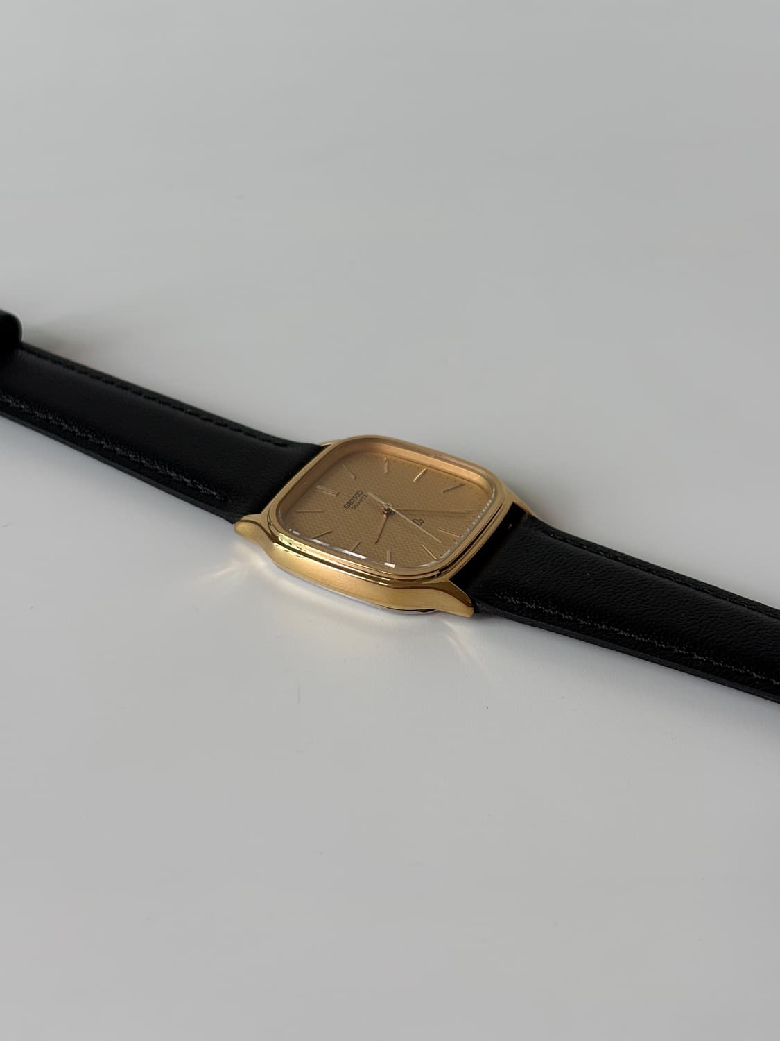 1980s Chariot Texture Gold Square Quartz 상품이미지5