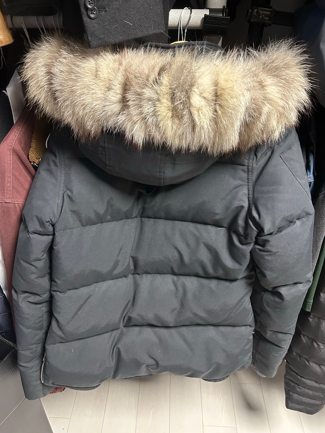 (5회 미만 착용)무스너클 쓰리쿼터 패딩 m사이즈 상품이미지2