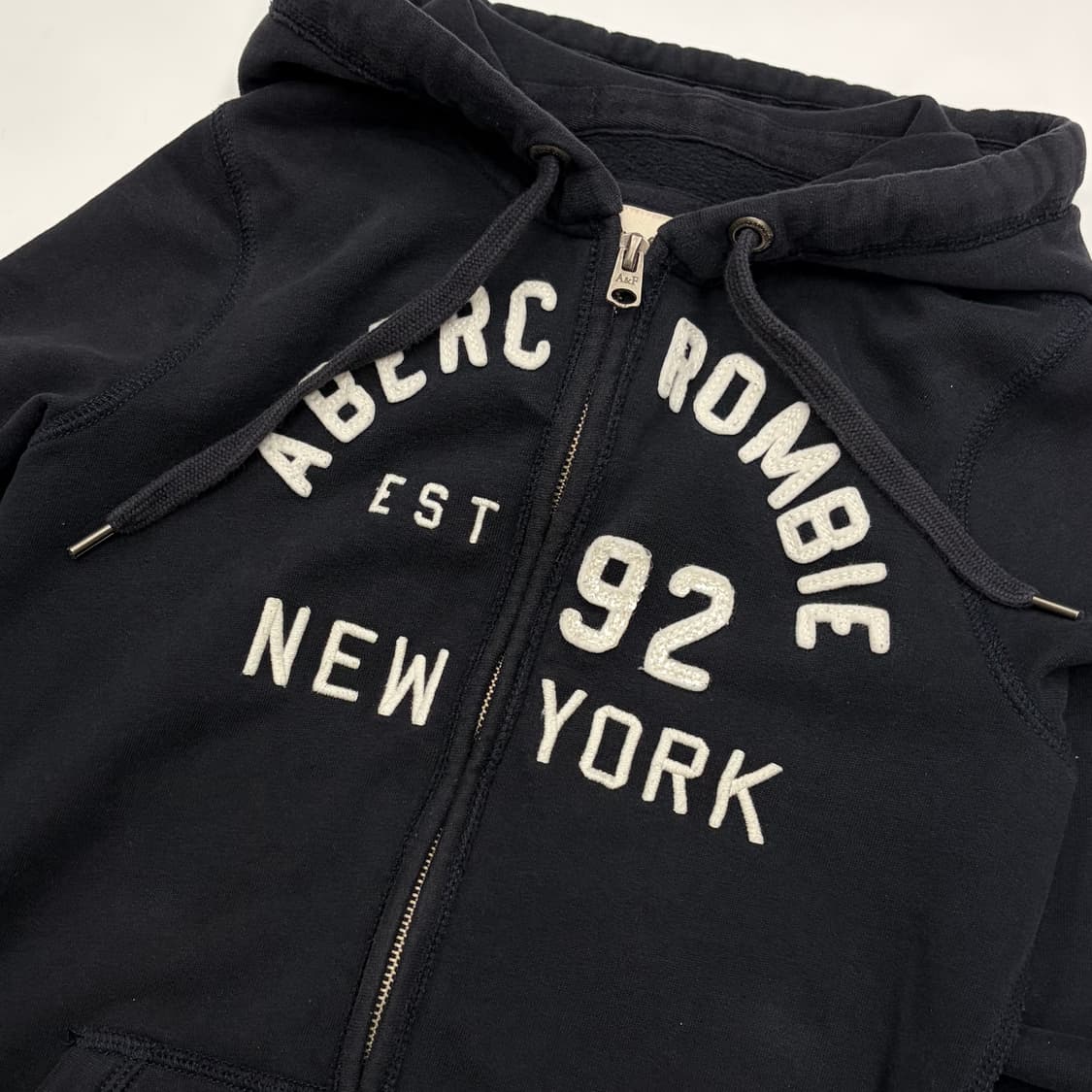 Abecrombie 아베크롬비 딱붙핏 후드집업 네이비 S 상품이미지3