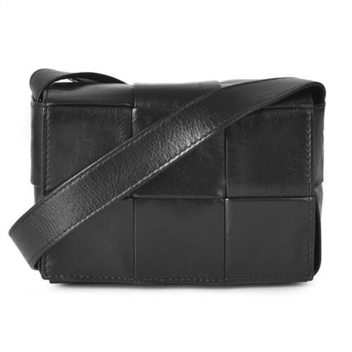 보테가 베네타 미니 레더 카세트백 블랙 상품이미지1