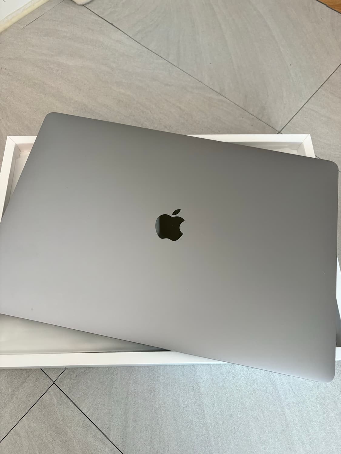 맥북 프로 스페이스 그레이 i9+16GB RAM+1tb+16인치 상품이미지1