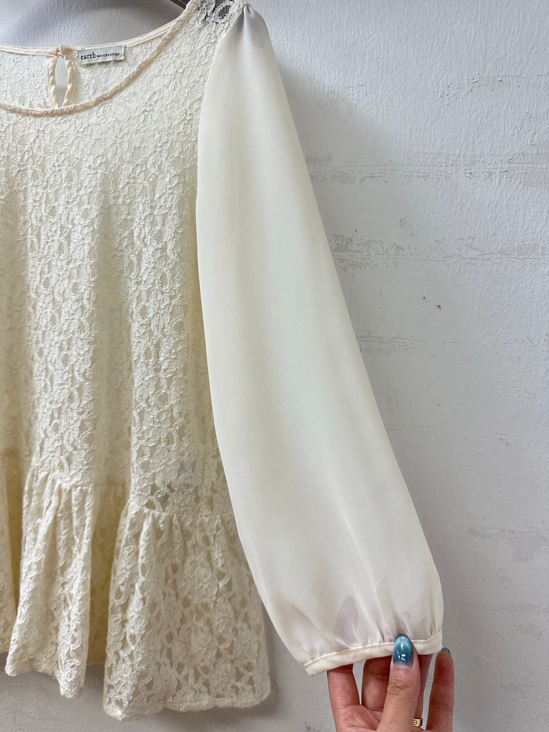 일본빈티지 어스뮤직 아이보리 레이스 페플럼 시스루 소매 블라우스 상품이미지3
