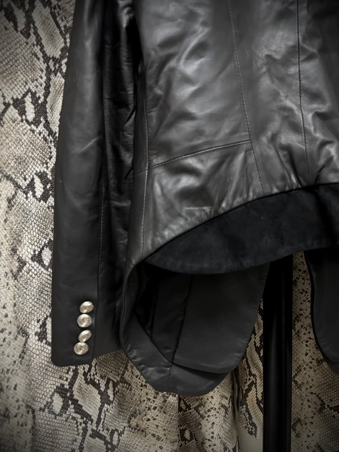 Unbalanced Stud Detail SheepSkin Jacket 상품이미지10