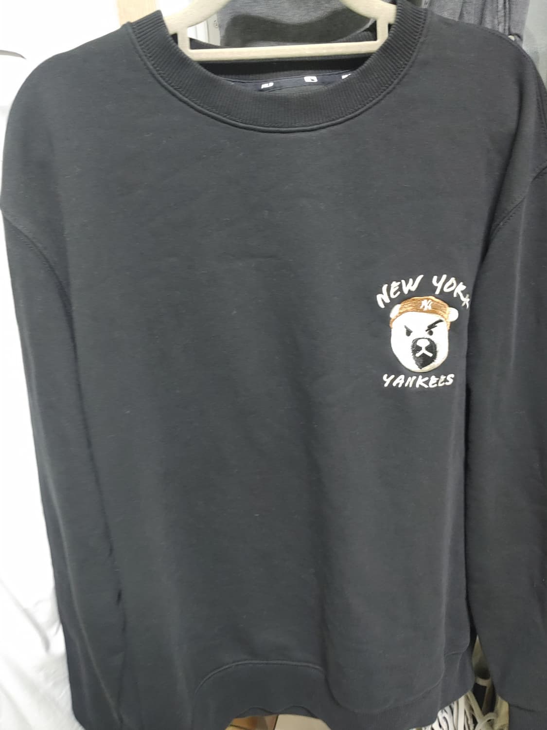 뉴욕 양키스 맨투맨 블랙 상품이미지1