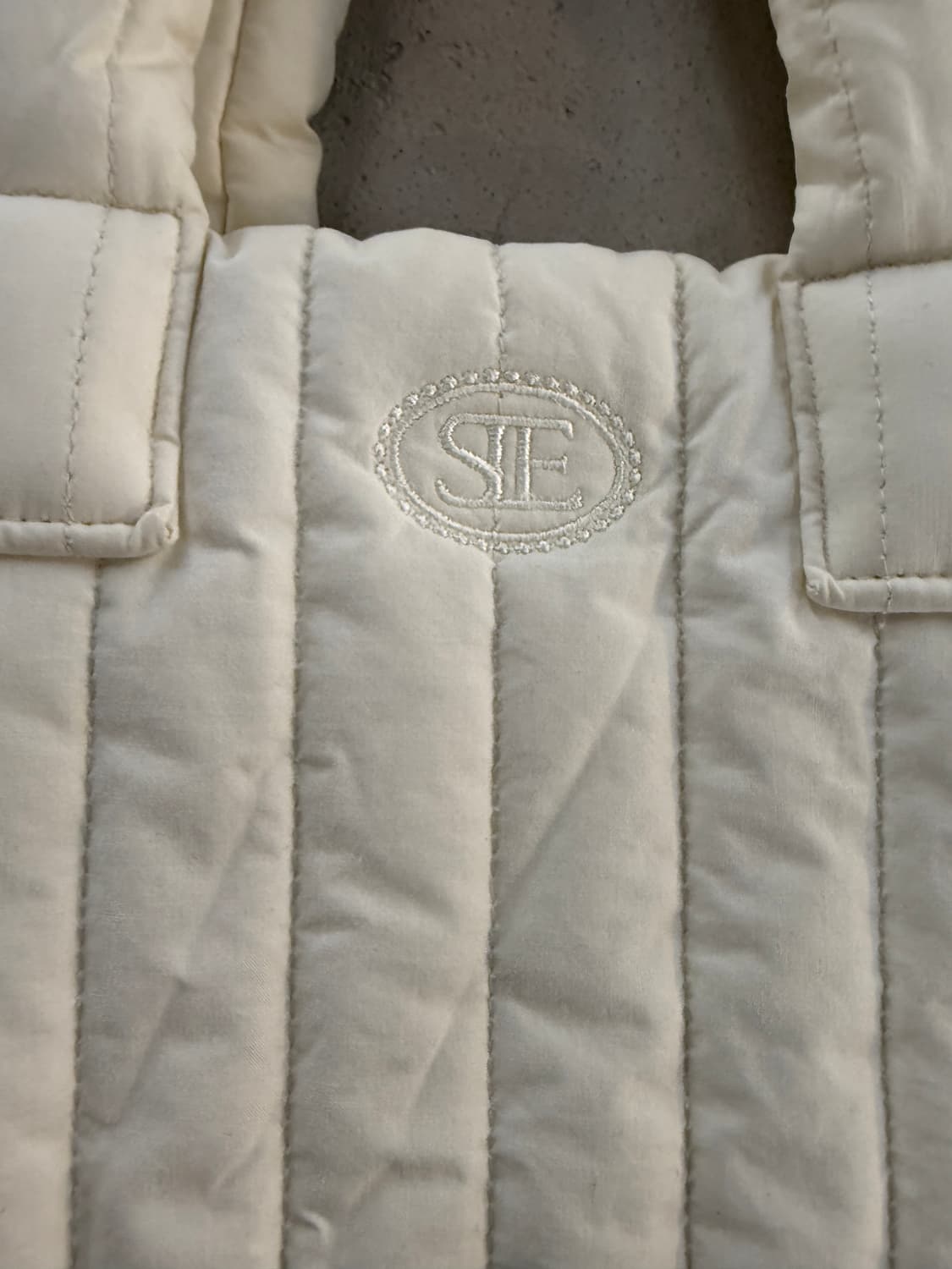 시엔느 패딩 토트백 아이보리 상품이미지3