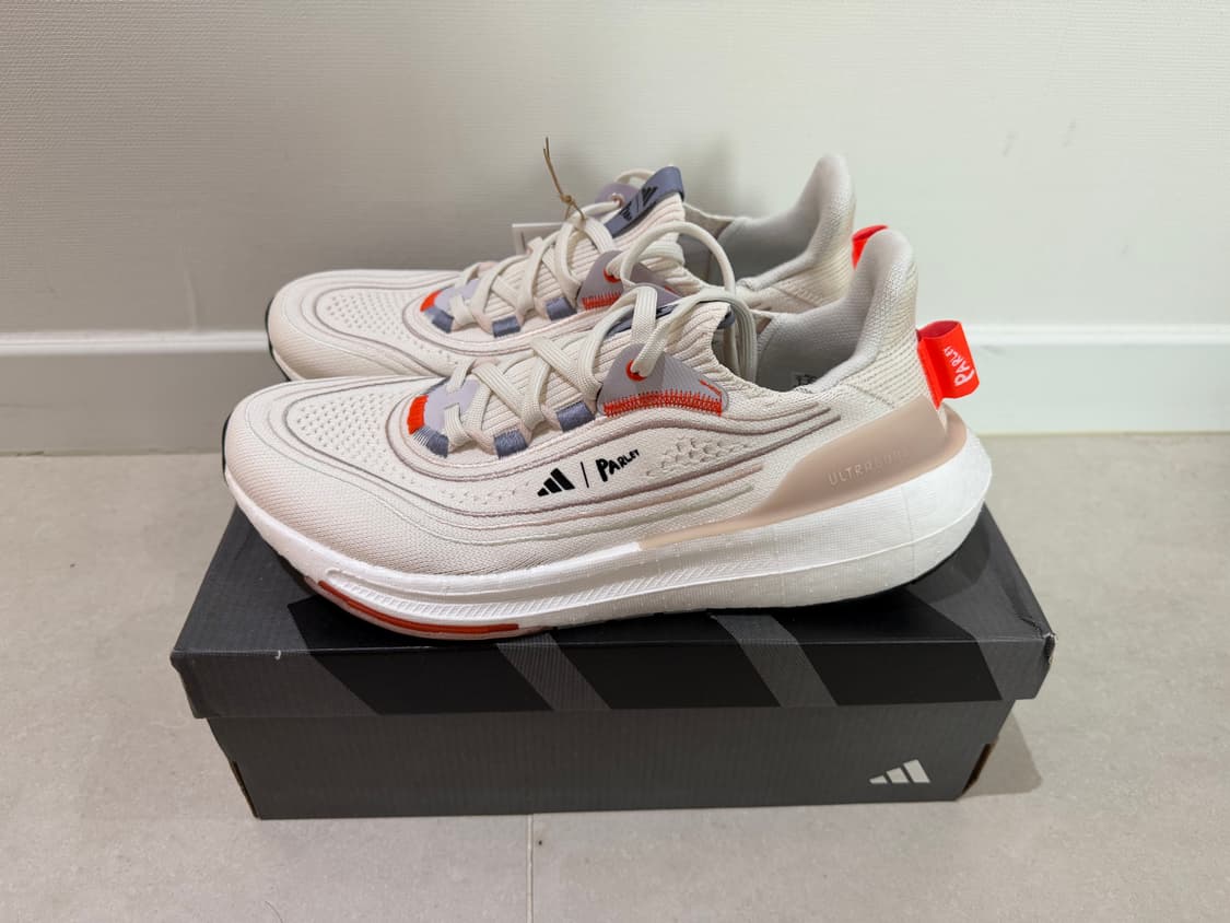 아디다스 x 팔리 울트라부스트 라이트  270 새상품 상품이미지1