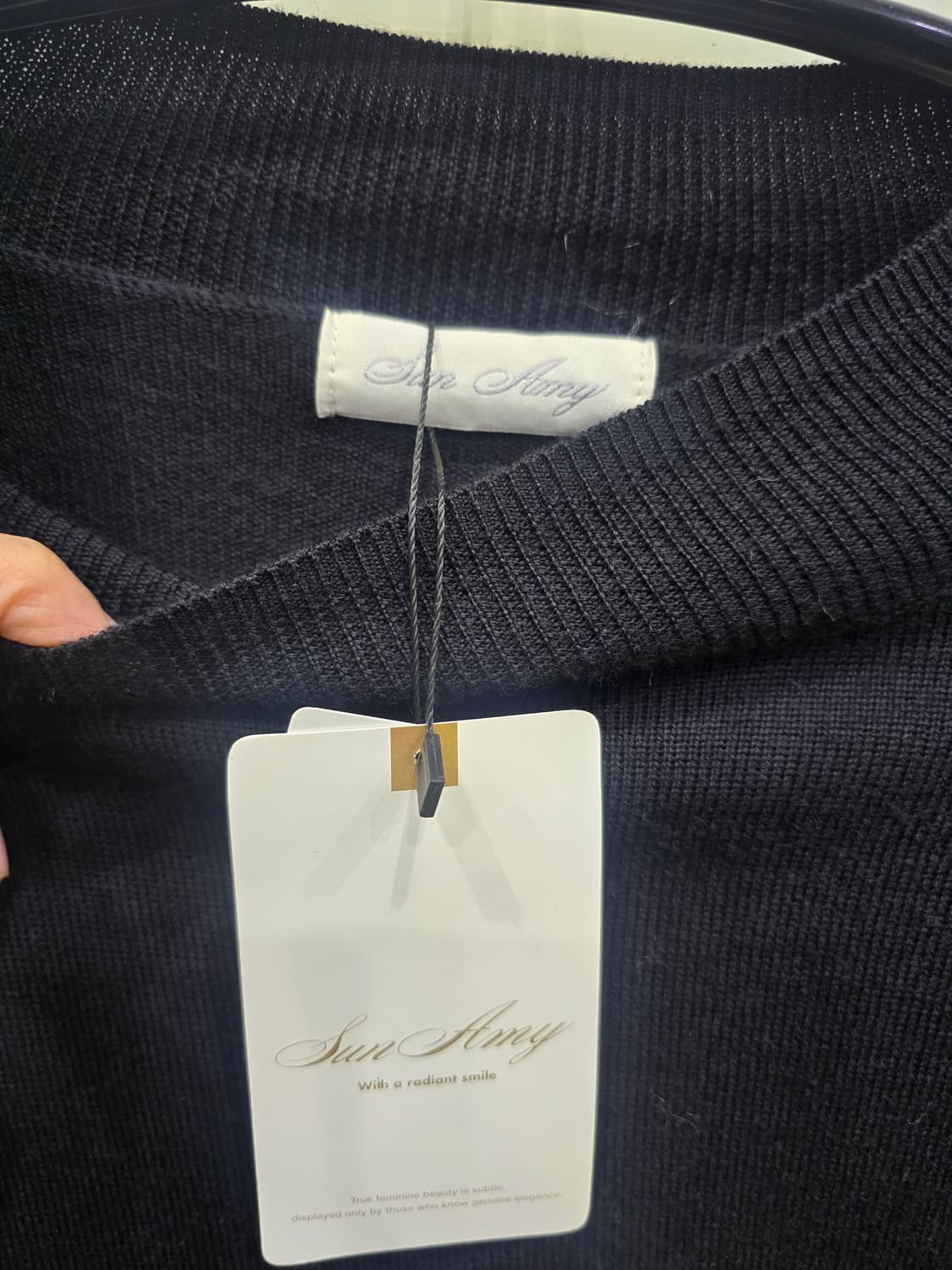 일본 빈티지 울 100% 블랙 플라워 장식 니트 상품이미지3