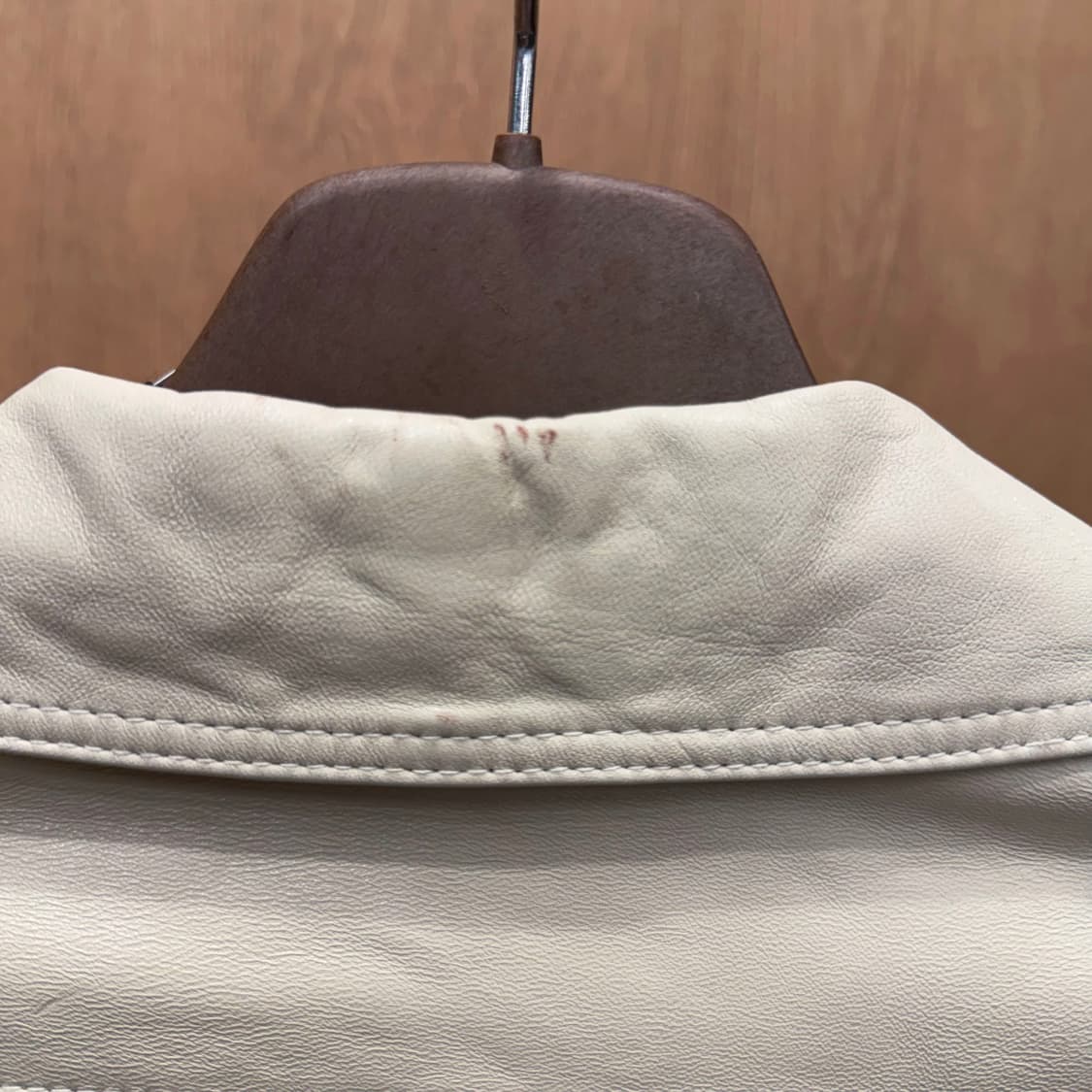 빈티지 슬림핏 레더 라이더 자켓 허리 스트랩 버클 지퍼 디테일 아이보리 상품이미지9