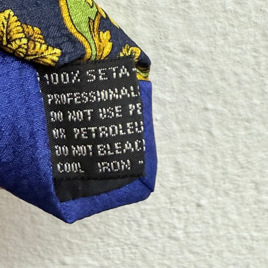 made iltay 베르사체 문양 네이비 골드 실크100 넥타이 상품이미지2