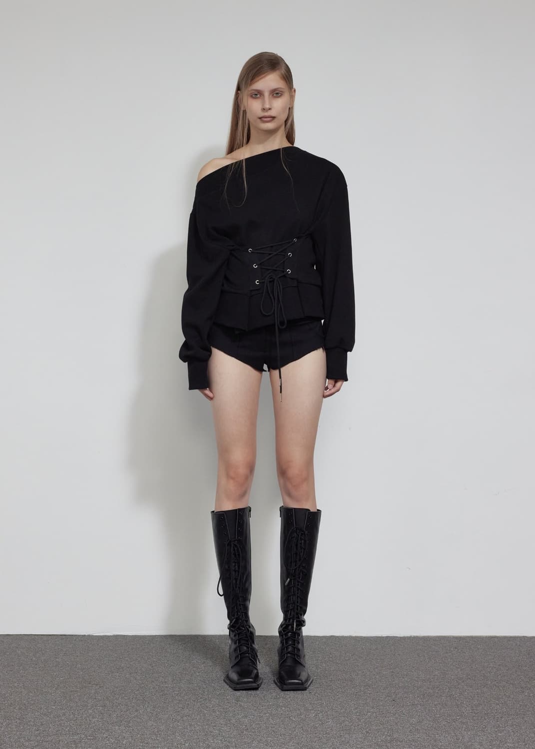 [새상품] 보헴서 CORSET SWEATSHIRT, BLACK 상품이미지1