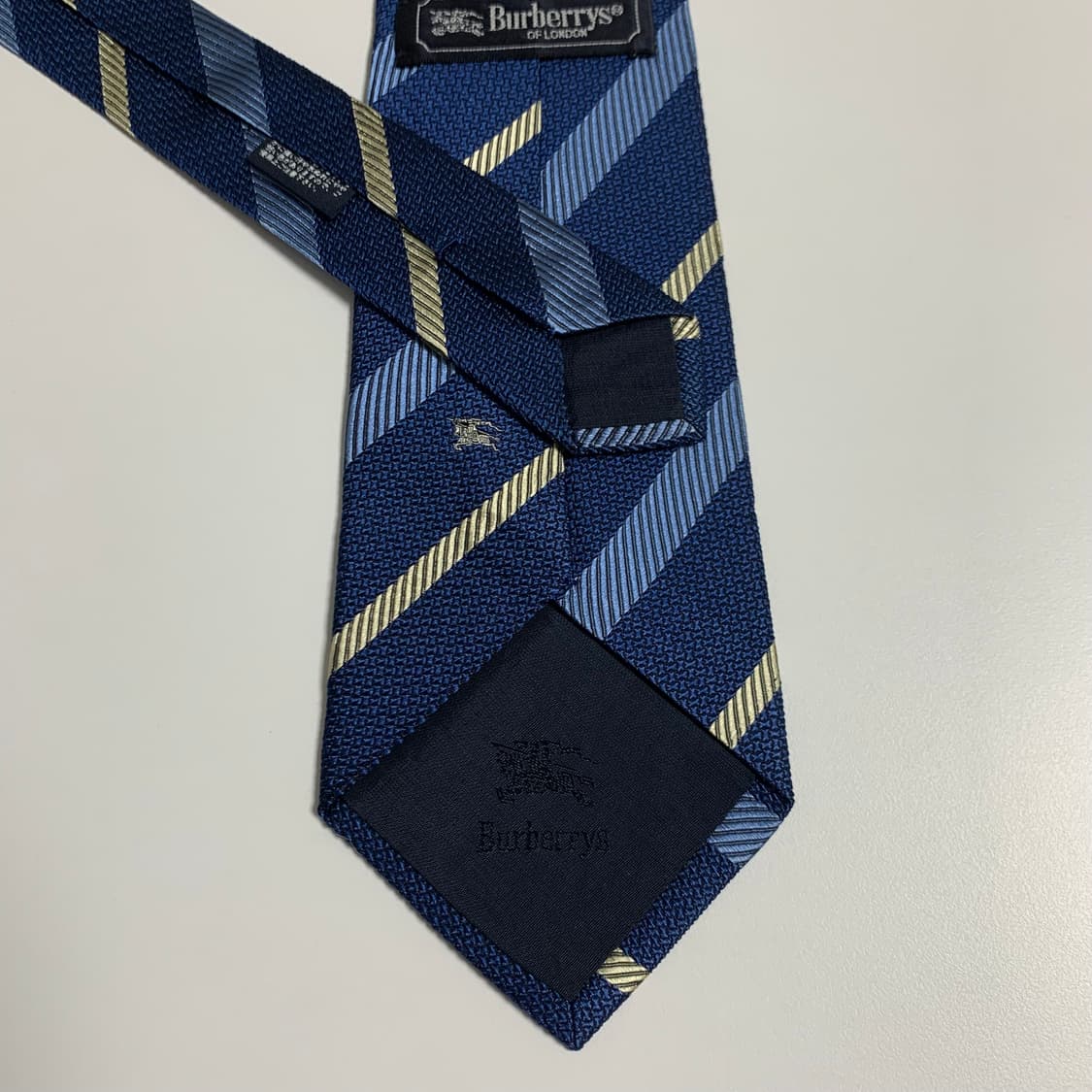 버버리(BURBERRY) 스트라이프 레지멘탈 명품넥타이 100실크 A+ 상품이미지6
