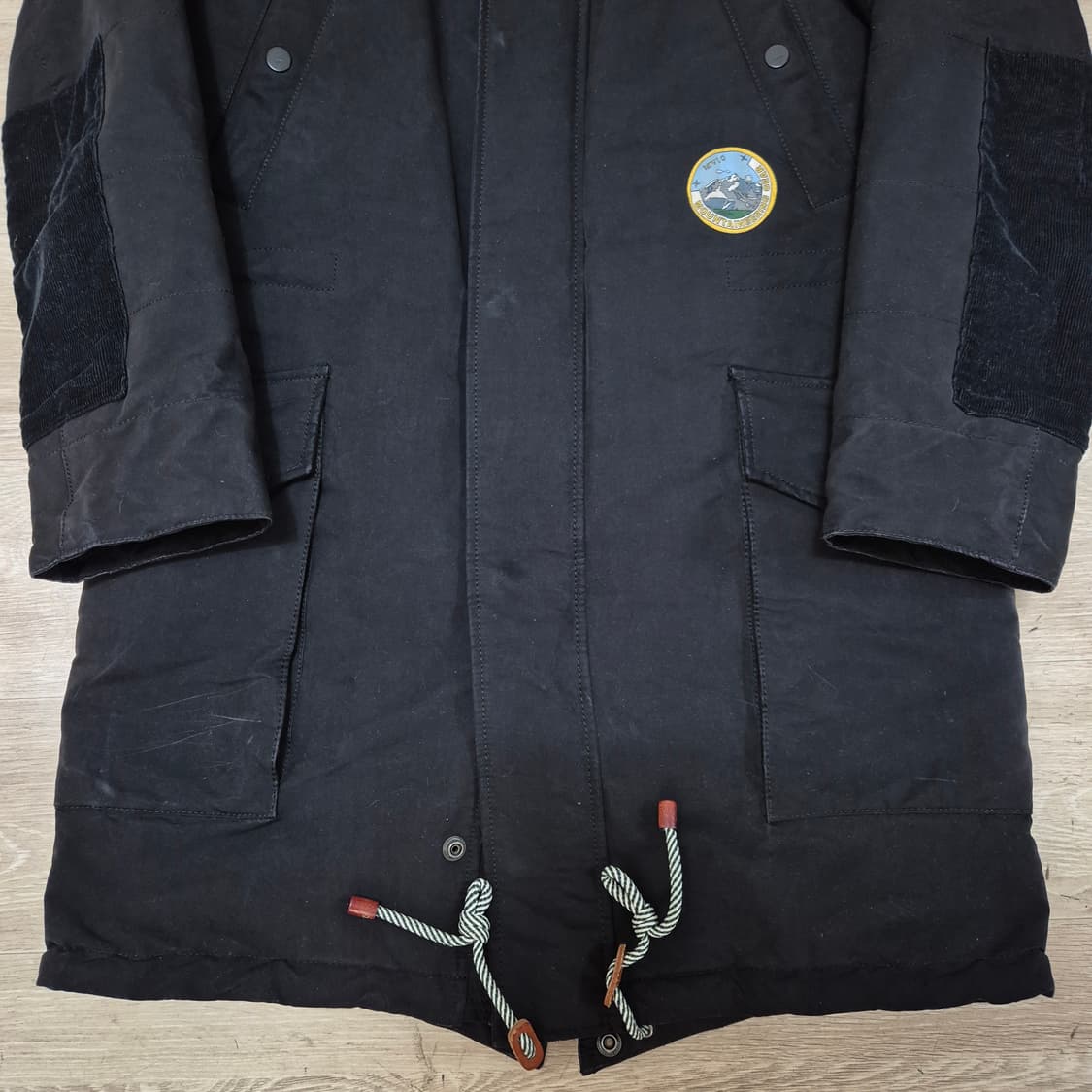 엠비오 마운티니어링 자수 와펜 남성 야상 롱패딩 점퍼 M(95) 상품이미지3