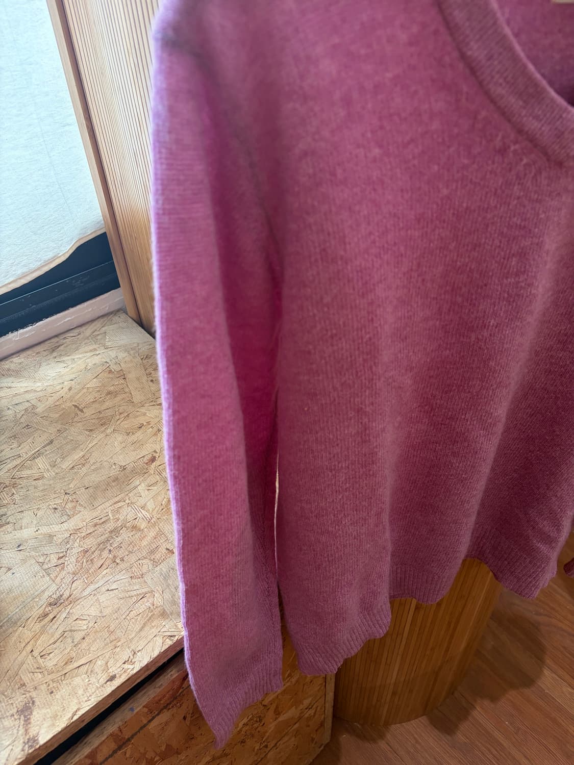 COEN Lamb's Wool Lavender V Neck Knit 상품이미지2