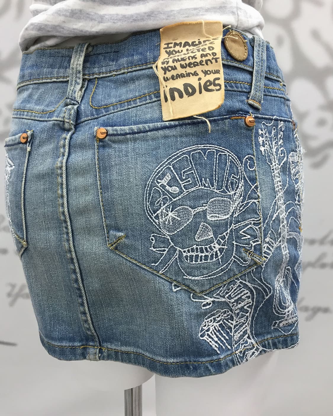 Skull Embroidery Low-Rise Denim Skirt 상품이미지4