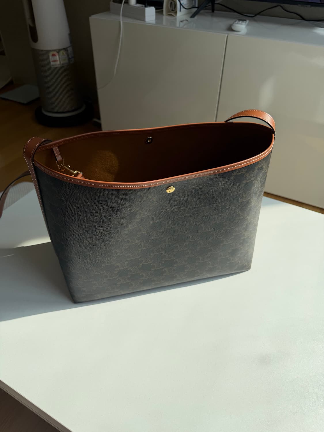 셀린느 쇼퍼백 상품이미지1