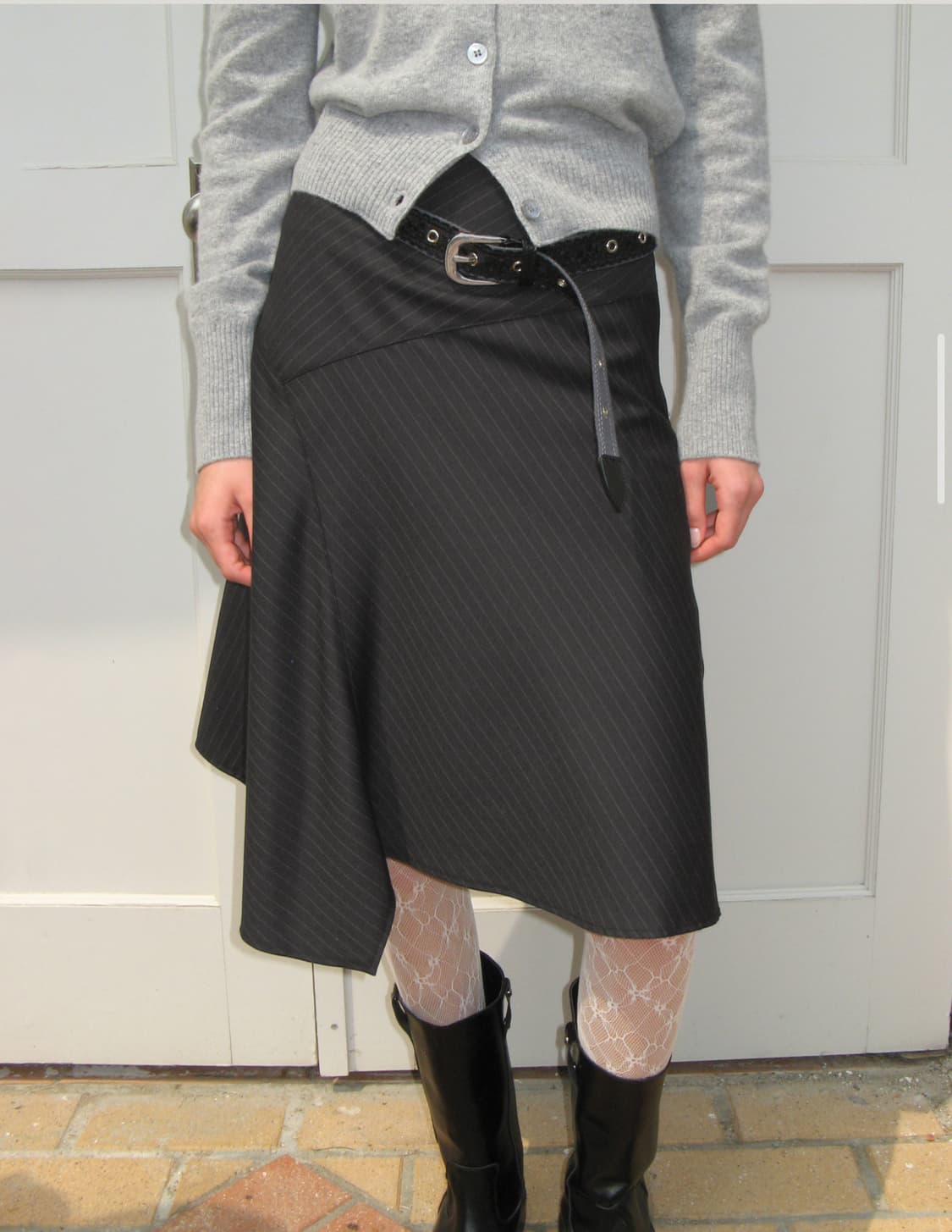 썬번프로젝트 asymmetric midi skirt black 상품이미지1