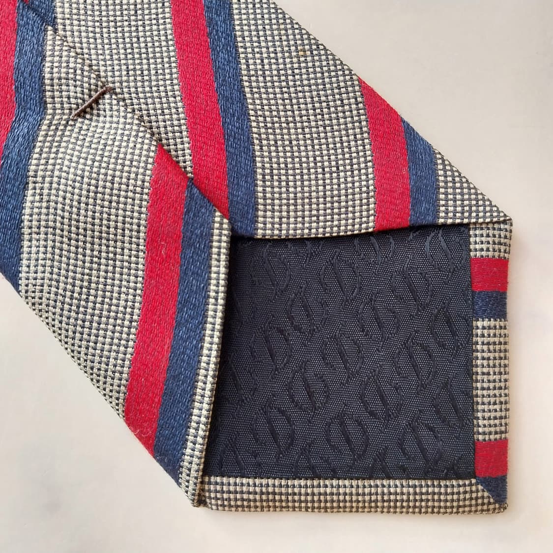 듀퐁 실크 그레이 스트라이프 슬림 넥타이 7.9cm A+등급 k1914
 상품이미지9