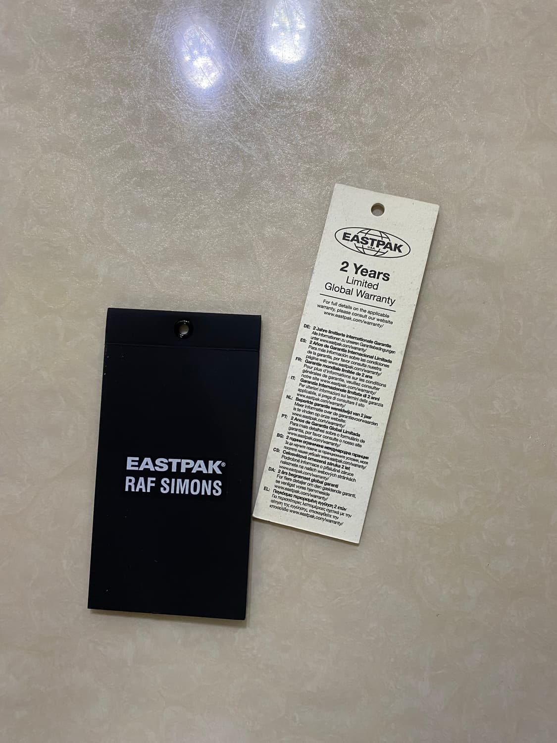 라프시몬스X이스트팩 콜라보 포스터 멀티 포켓백팩 상품이미지3