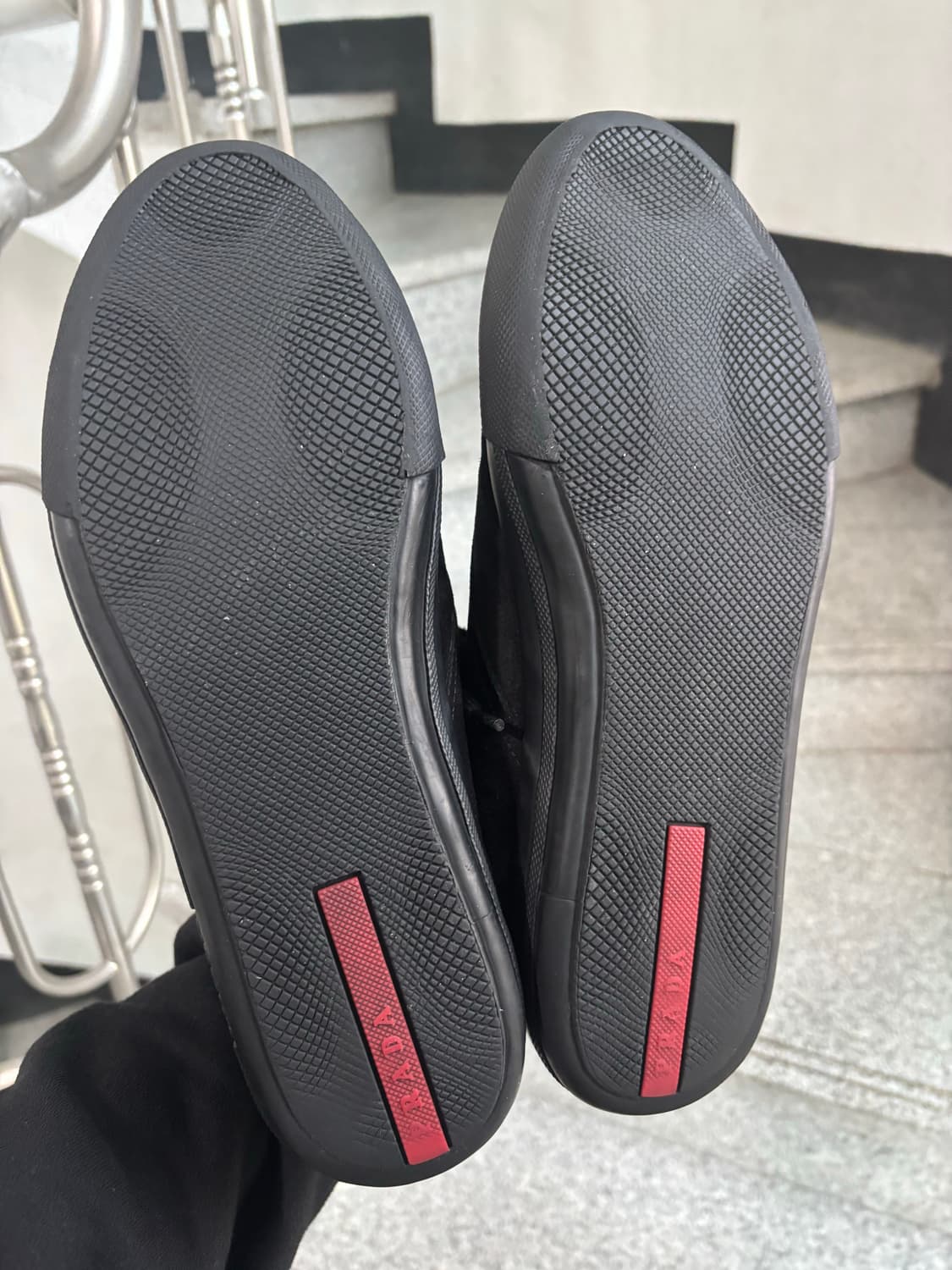 프라다 스포츠 스웨이드 스니커즈 상품이미지4