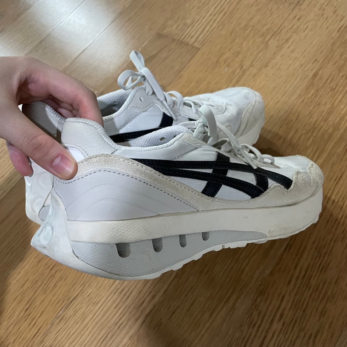 아식스 조거 X81 화이트 스모크 그레이 스니커즈 240 상품이미지5