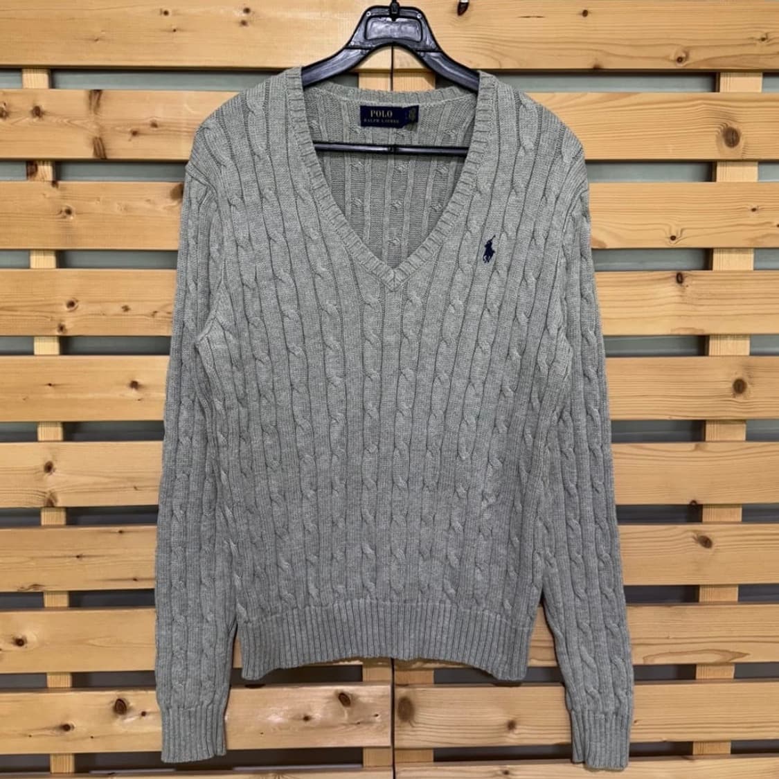 폴로 꽈배기 브이넥 니트 상품이미지1