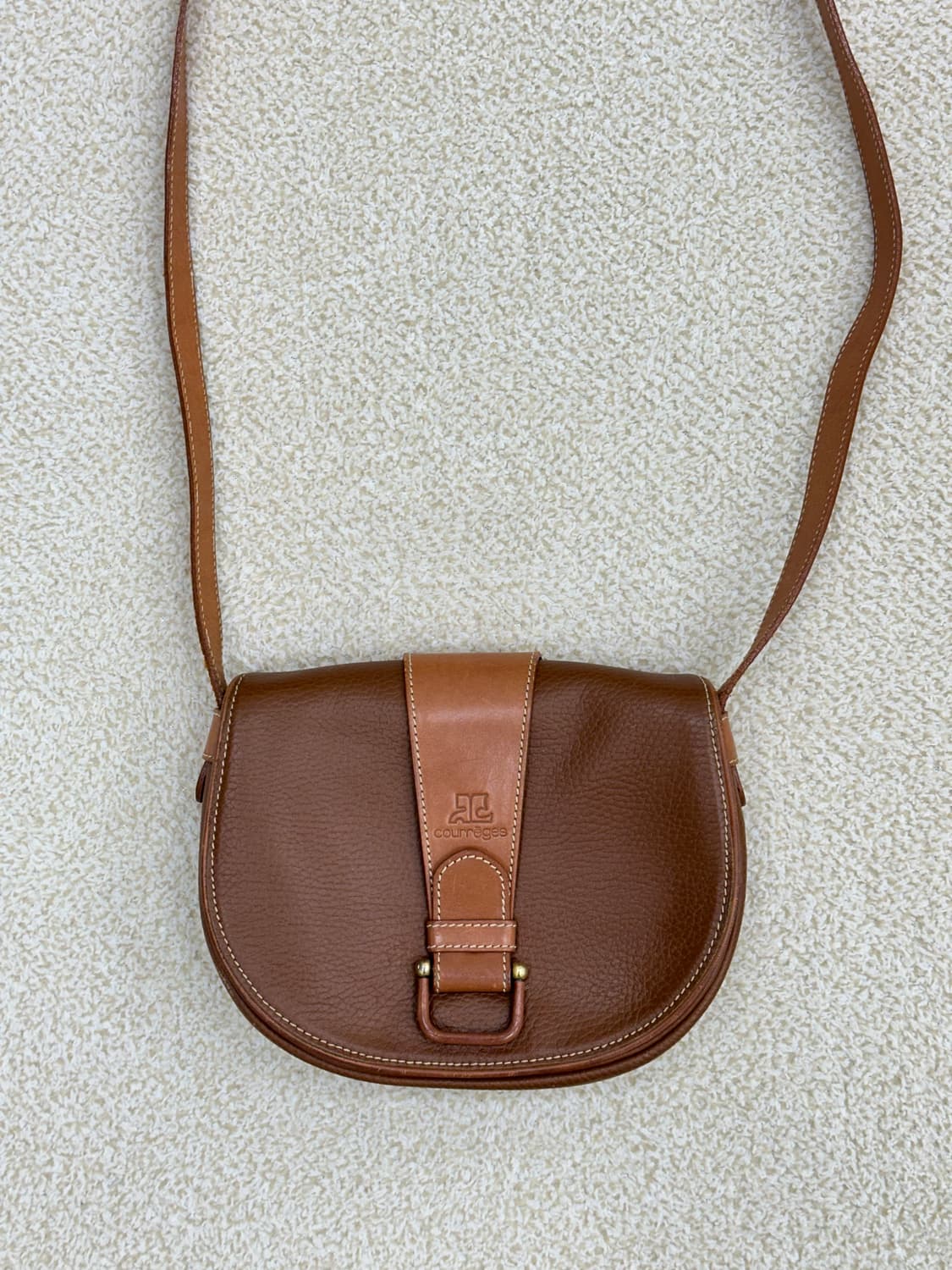 꾸레쥬 브라운 크로스백 상품이미지1