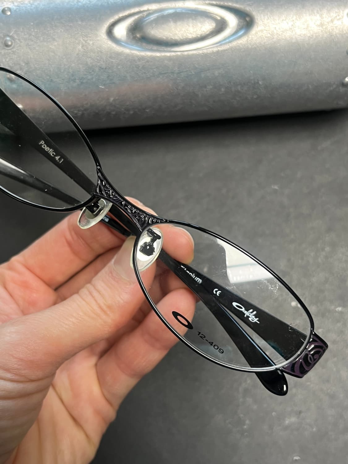 오클리 티타늄 안경 상품이미지4