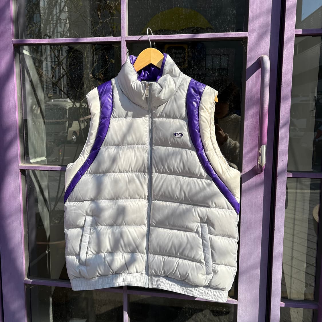 아식스 그레이 & 퍼플 다운 베스트 상품이미지1