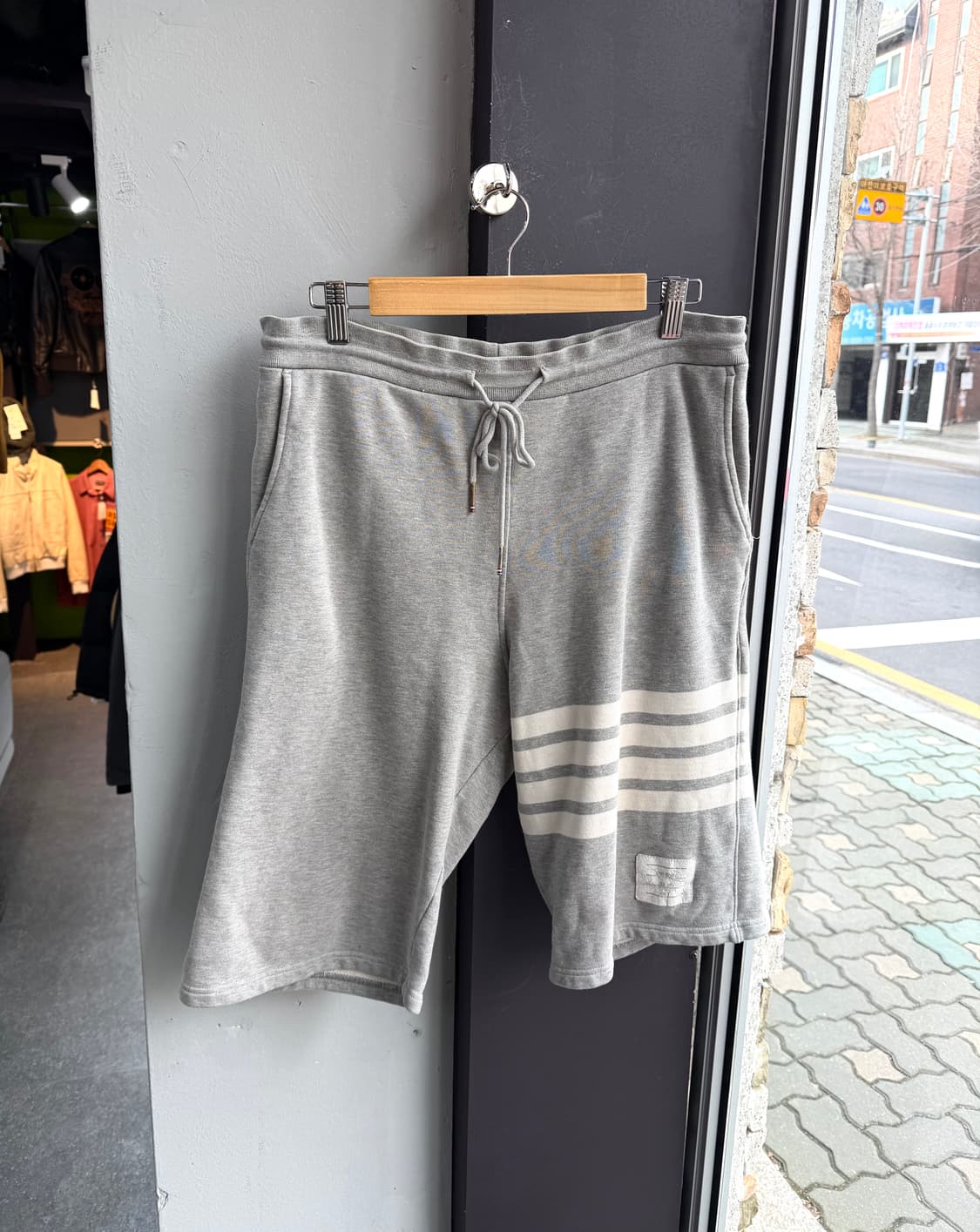 3/ 톰브라운 4-BAR 코튼 스웻 반팬츠 상품이미지4