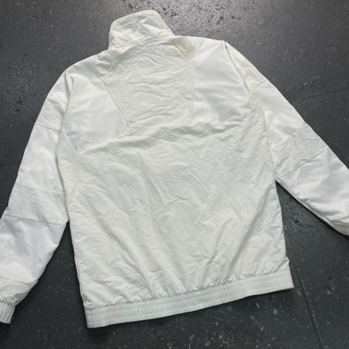 105 아디다스 이큅먼트 바람막이 상품이미지5