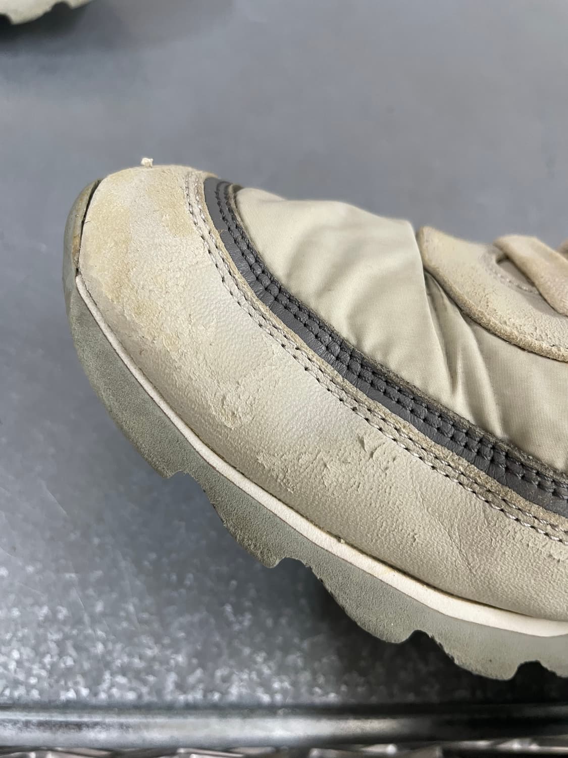 프라다 화이트 스니커즈 8 상품이미지8