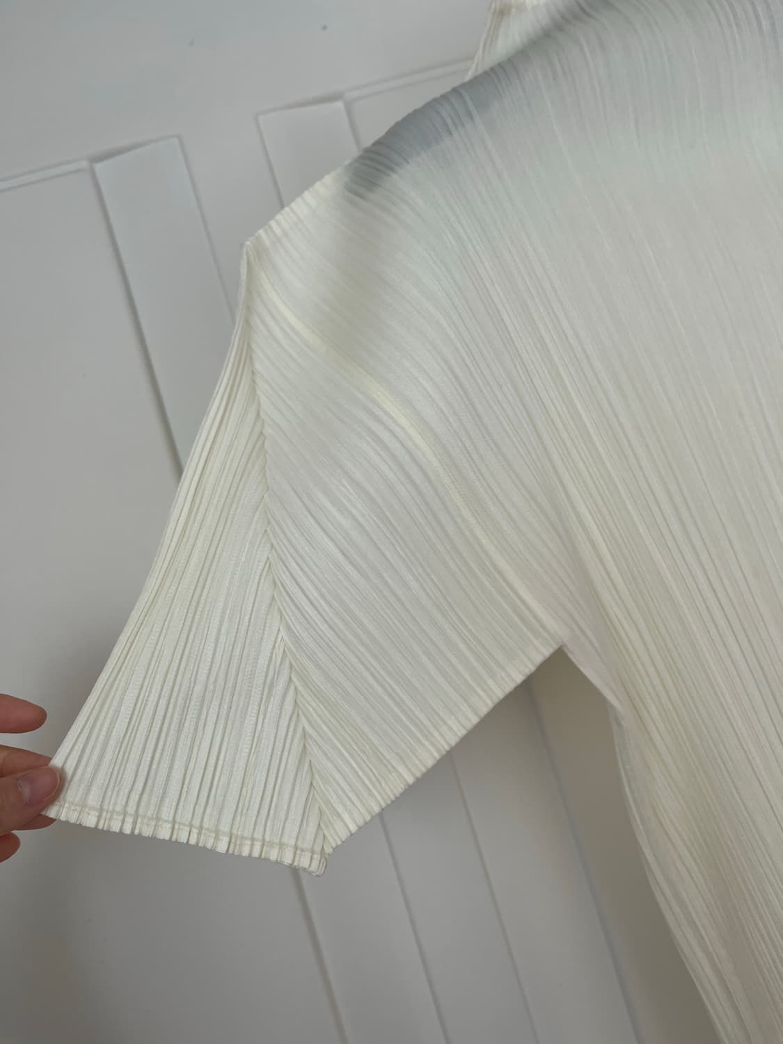 이세이미야케 플리츠 플리즈 하이넥 아이보리 반팔 상품이미지4