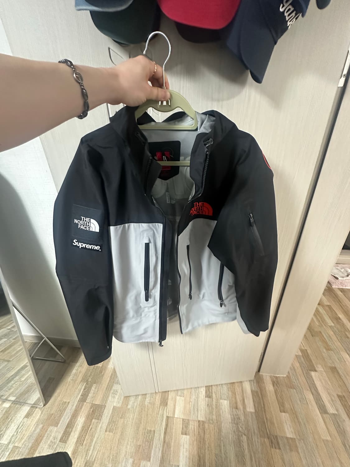 슈프림 노스페이스 바람막이 상품이미지2