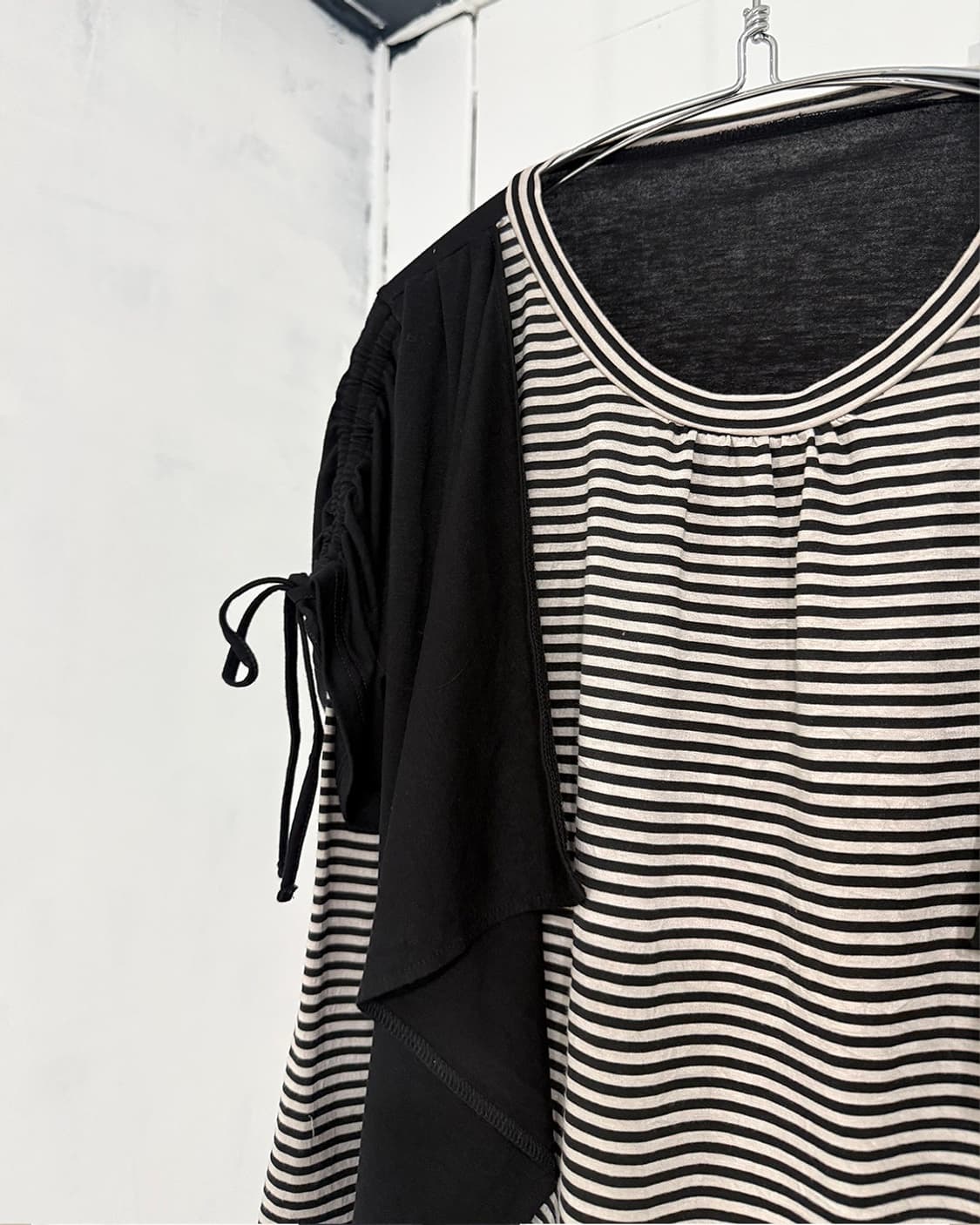 Black Vest-Layered Striped Long Sleeve 상품이미지9