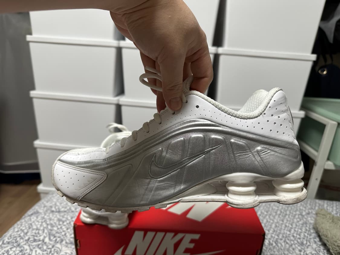나이키 샥스 R4 화이트메탈릭실버 W285 정리합니다!! 상품이미지8