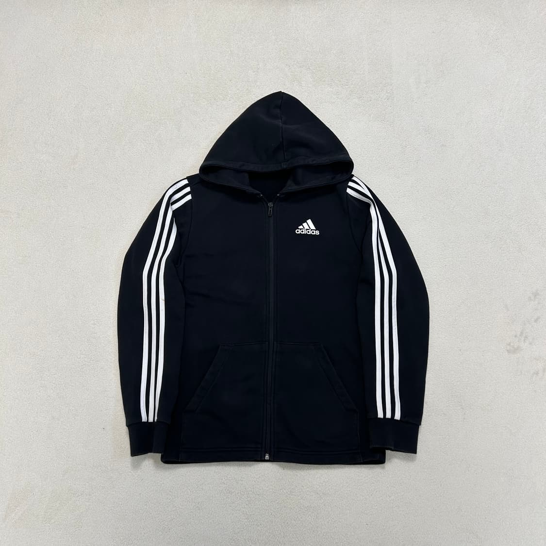 Adidas black hood zip-up 상품이미지4