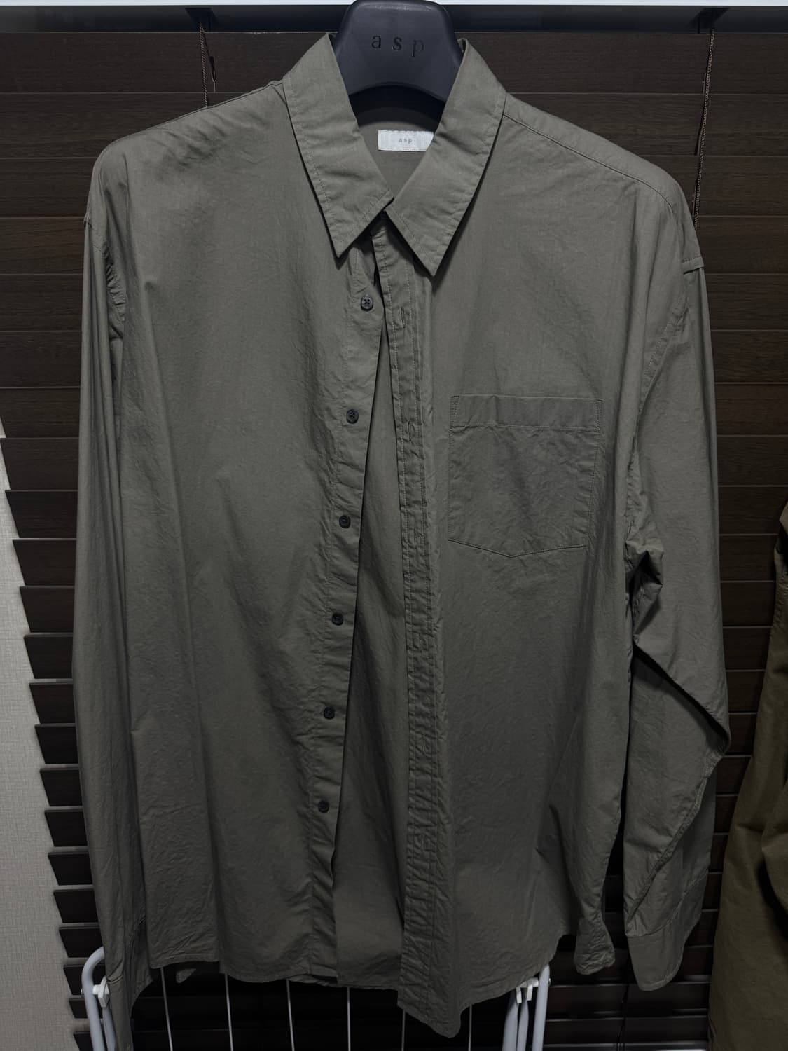 애습 스테디 셔츠 올리브 카키 상품이미지3