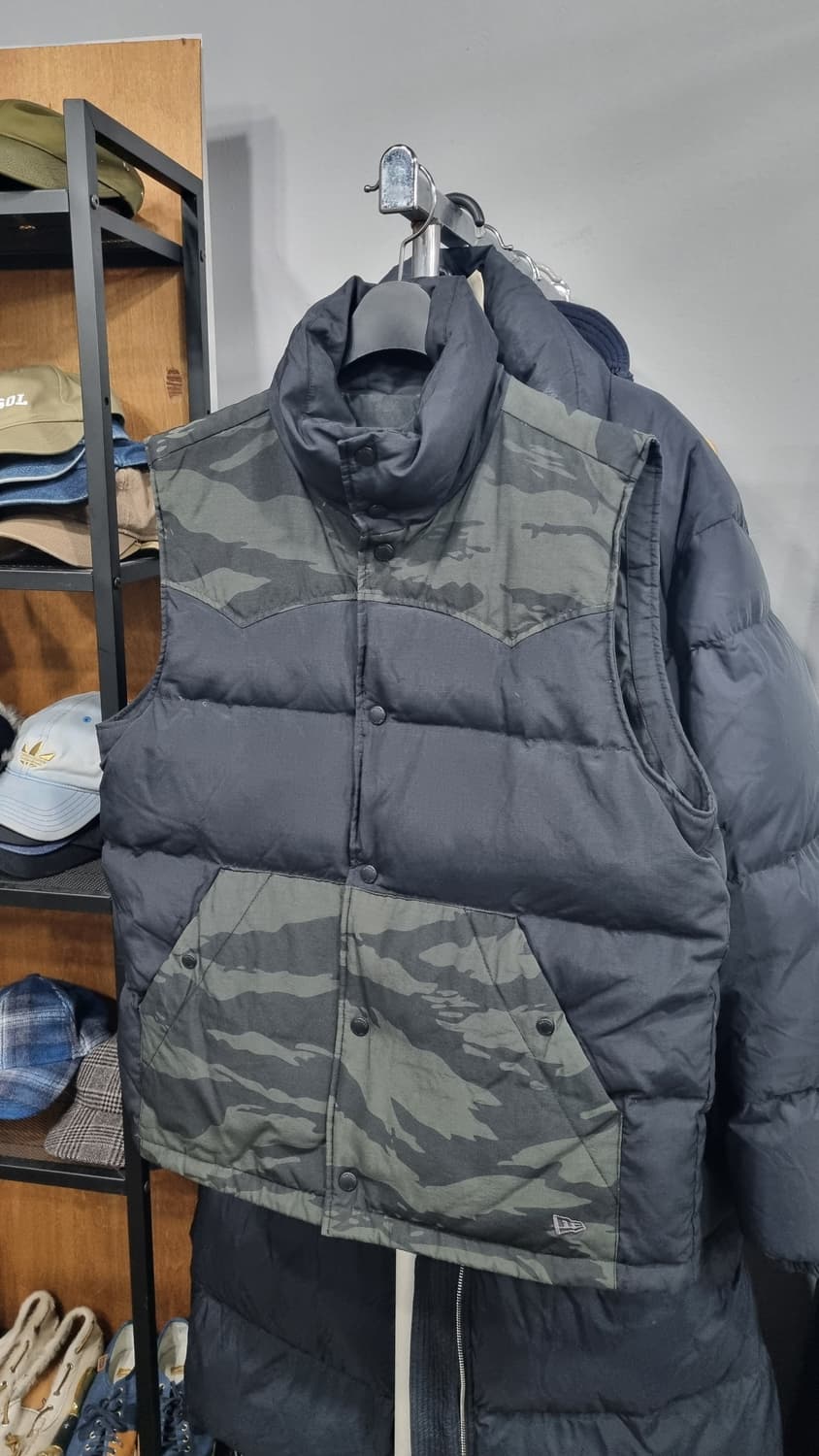 뉴에라 카모 블랙 믹스 패딩 (오리솜털80%) 겨울조끼 L 상품이미지1