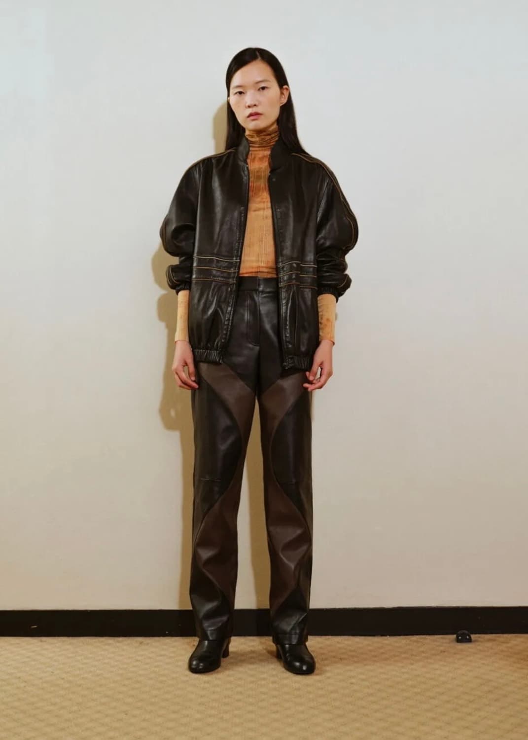 코스모스 인양 패턴 레더 팬츠 yin-yang patter leather 상품이미지1