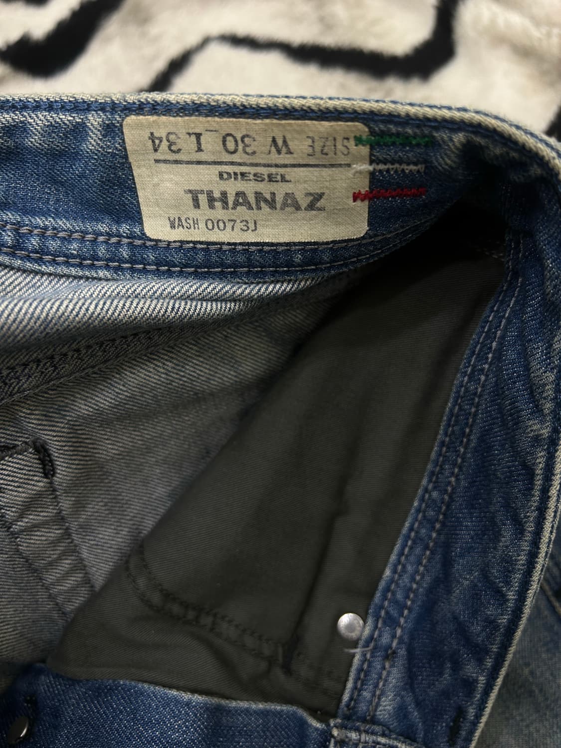 [30]디젤 Thanaz 데미지 데님 팬츠 상품이미지4