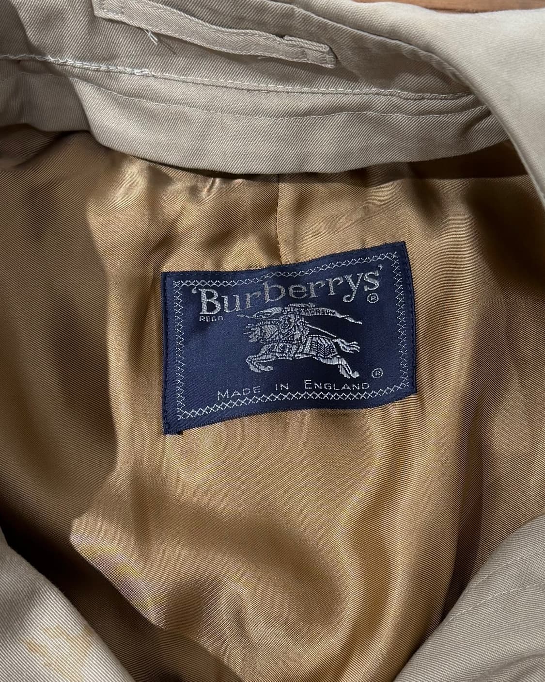 버버리 베이지 벨티드 더블 트렌치코트 상품이미지8