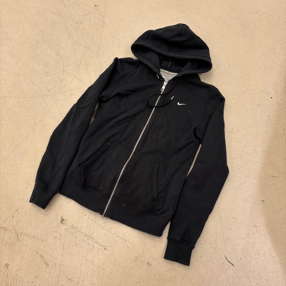 나이키 스우시 블랙 후드집업 상품이미지1