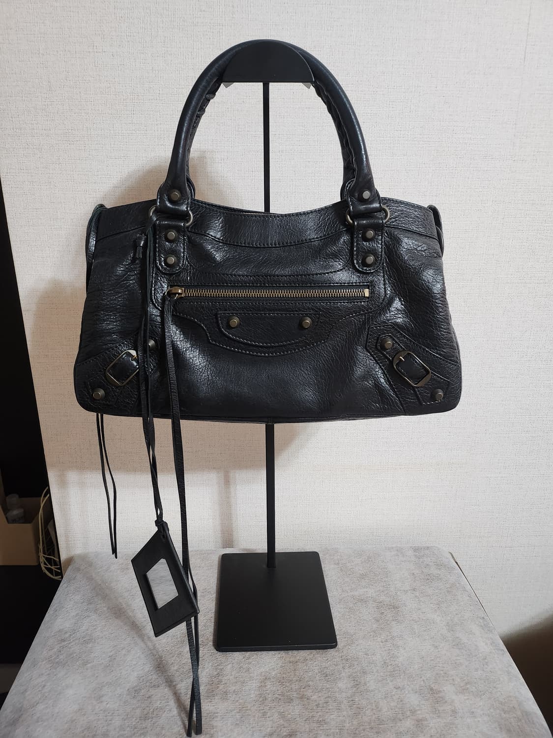 발렌시아가 퍼스트 모터백 블랙 흑장 상품이미지1