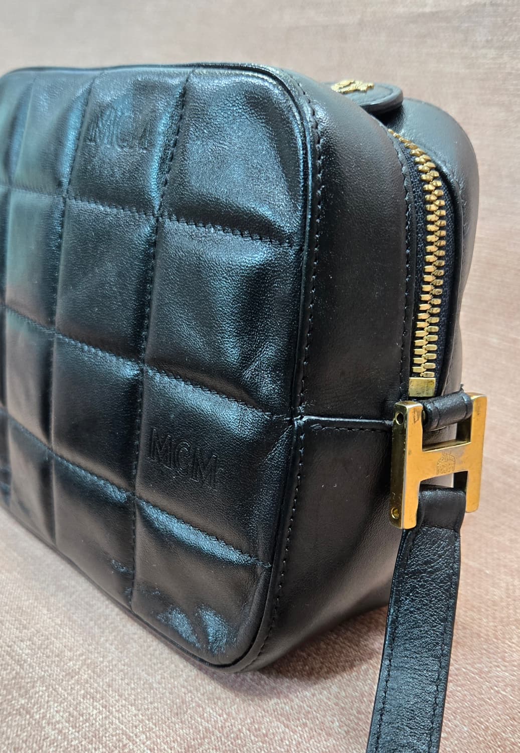 MCM 블랙 퀼팅 크로스백 가방 상품이미지3