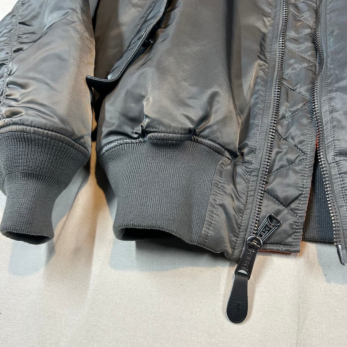 M) 알파인더스트리 MA-1 마원 항공점퍼 메탈 차콜 레귤러핏 상품이미지4