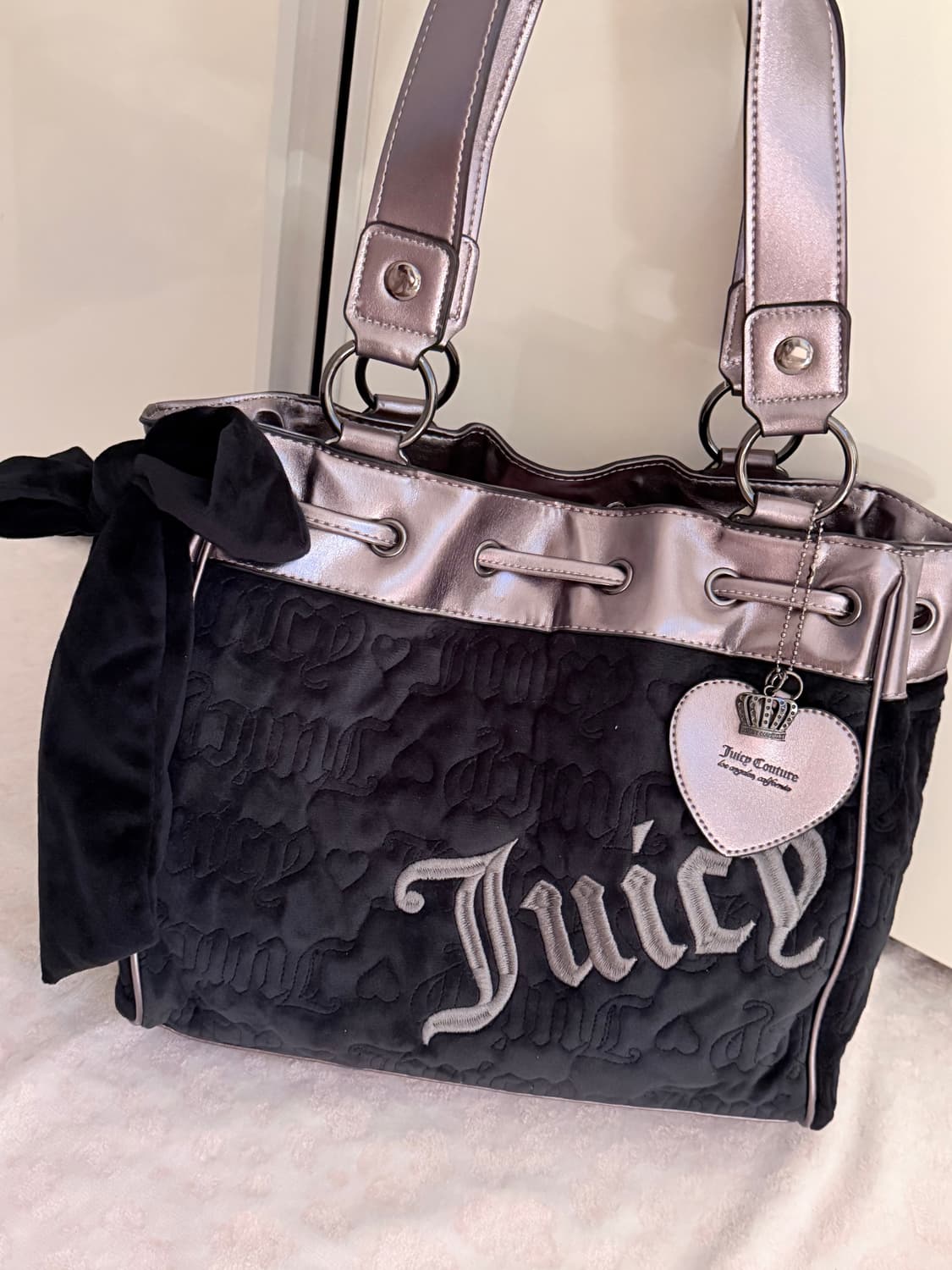 쥬시꾸뛰르 패턴 데이드리머 블랙 빈티지 숄더백  상품이미지1