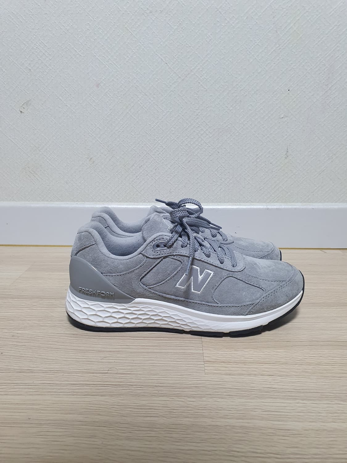 뉴발란스 1880 프레쉬폼 운동화 255 상품이미지1