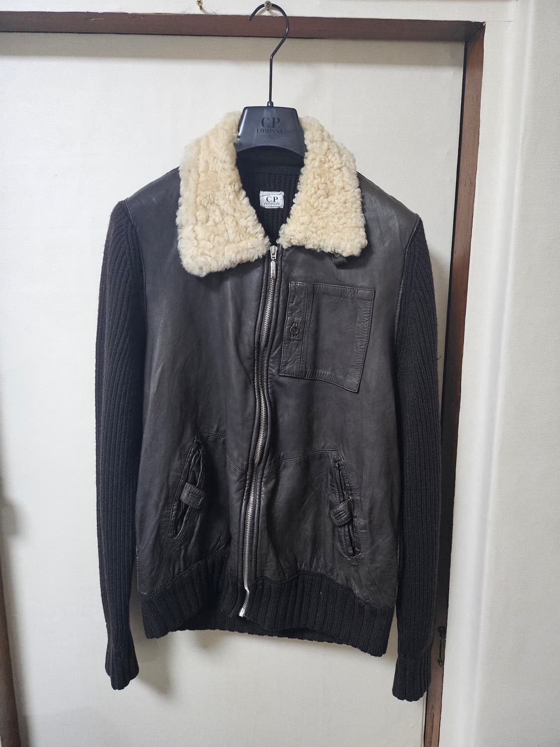 cp컴퍼니 가죽니트 집업자켓 52(105) 상품이미지1