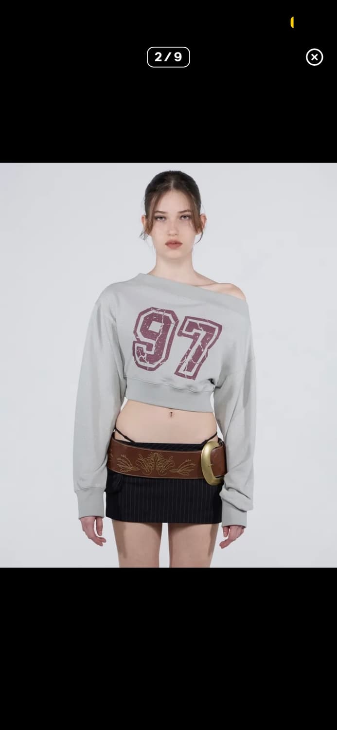 스컬프터 크롭 맨투맨 오프숄더 상품이미지2